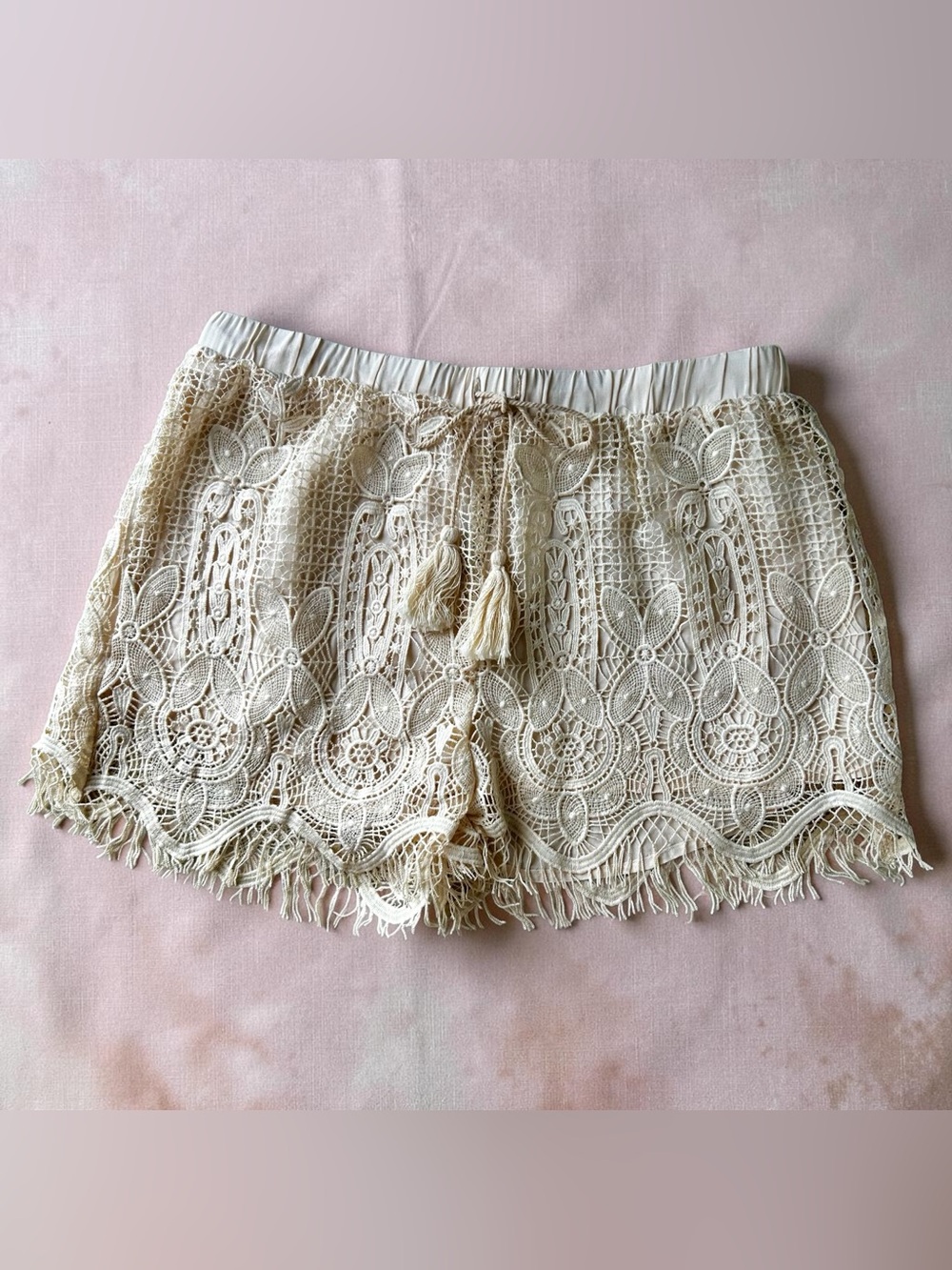 New Anthropology Crochet Lace Tassel Women’s Shorts - Cream Size Medium